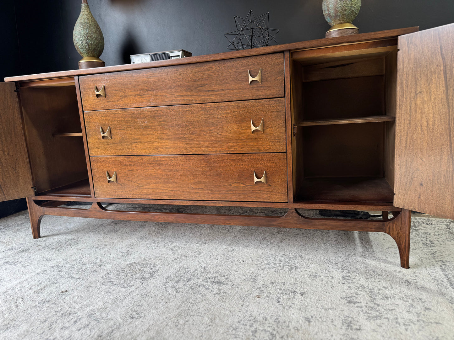 Broyhill Brasília Credenza