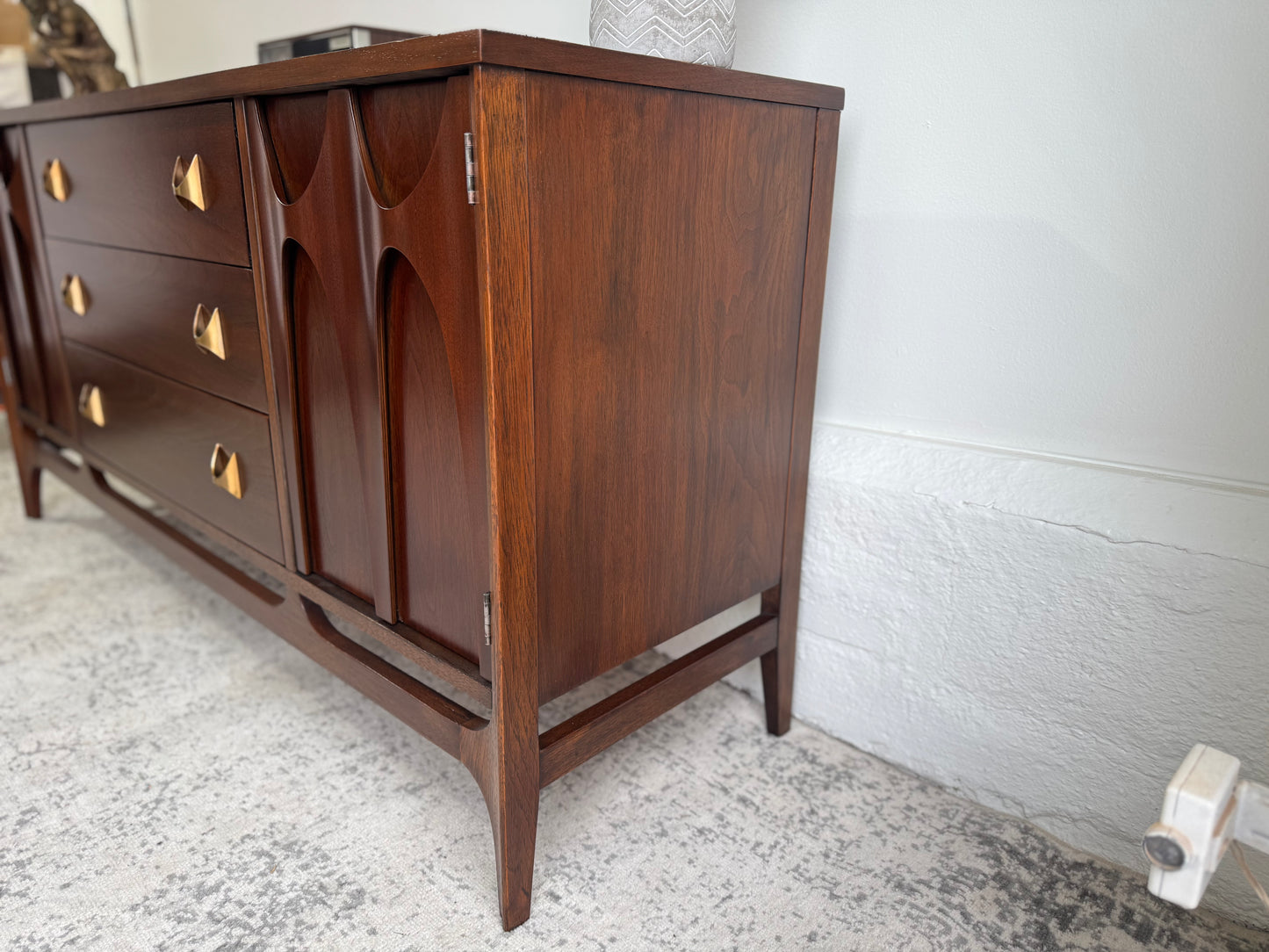 Broyhill BrasĂlia Credenza