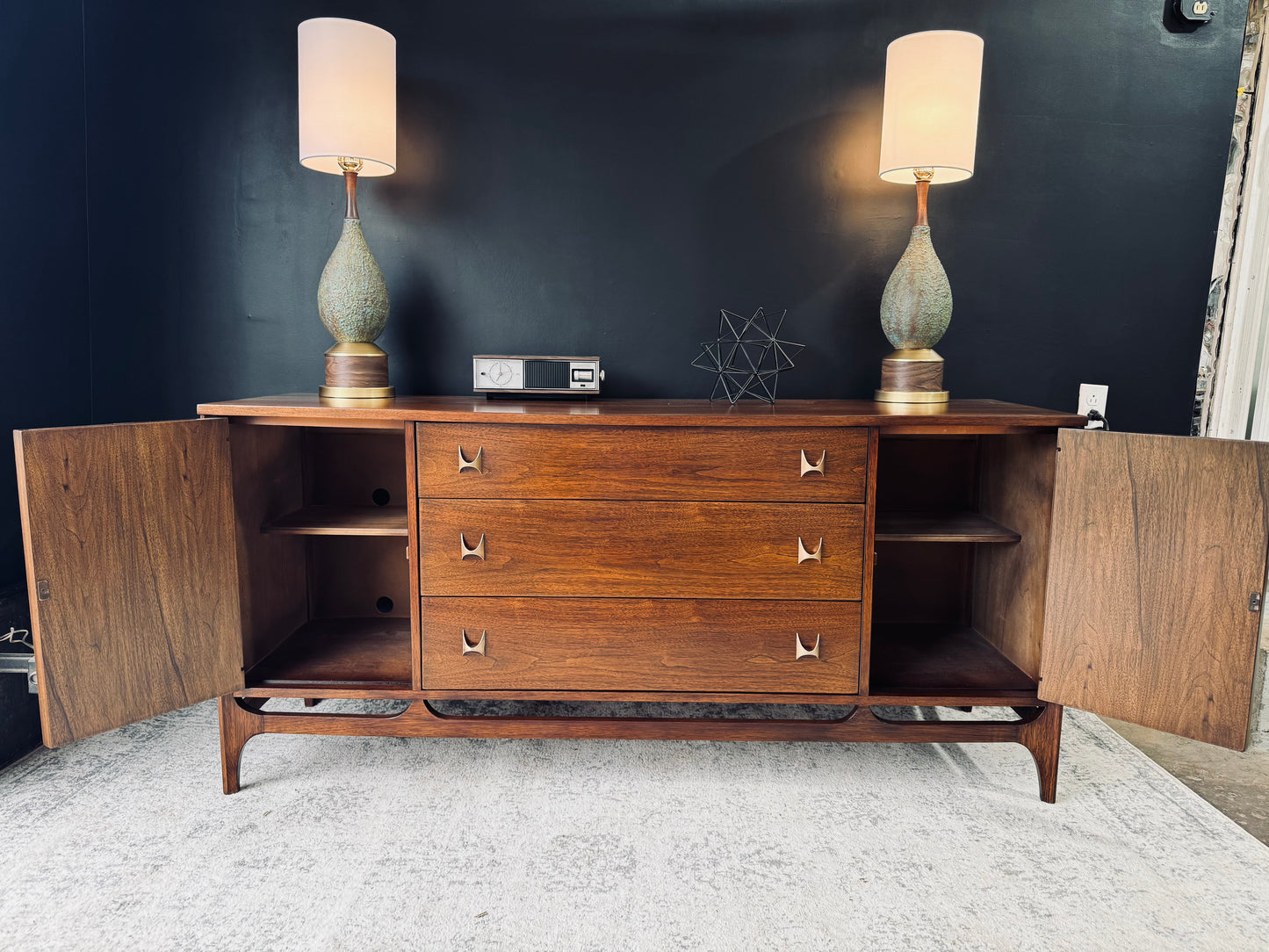 Broyhill Brasília Credenza