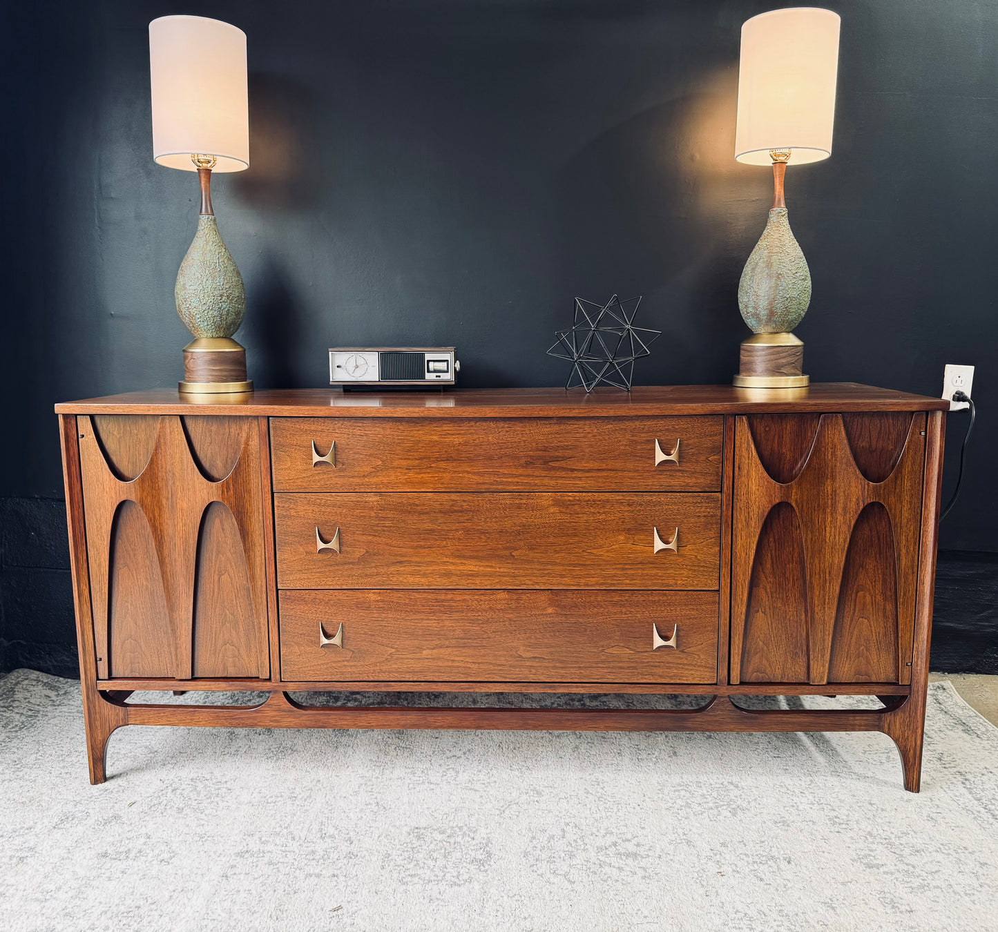 Broyhill Brasília Credenza
