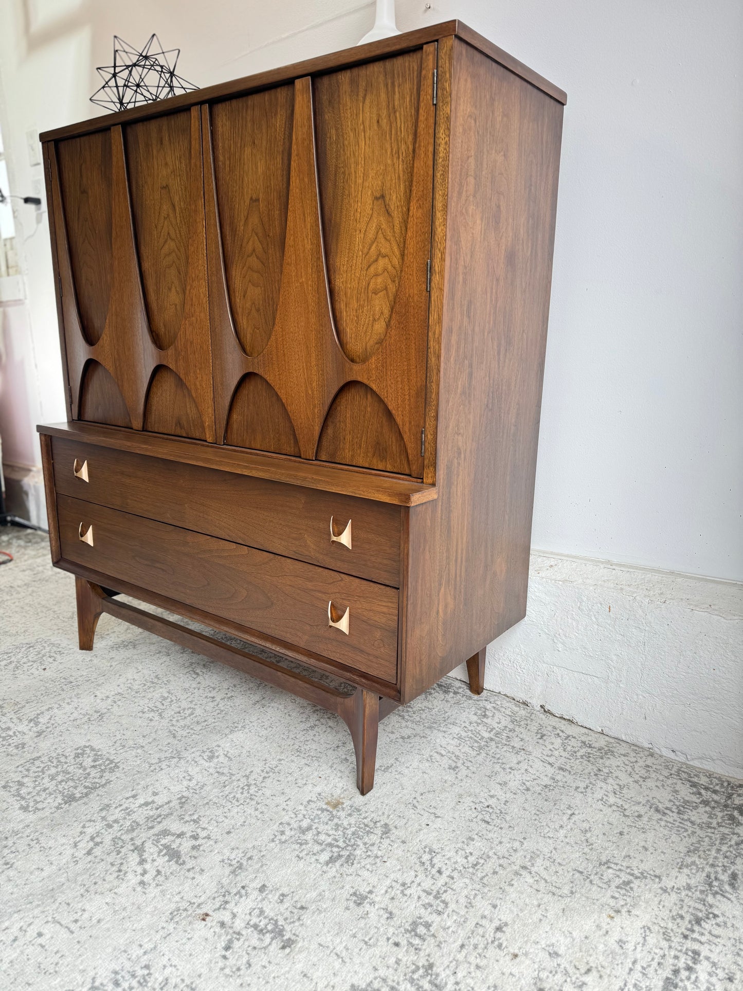 Broyhill Brasília Gentleman’s Chest