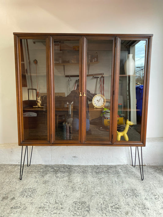 Broyhill Brasília Display Cabinet