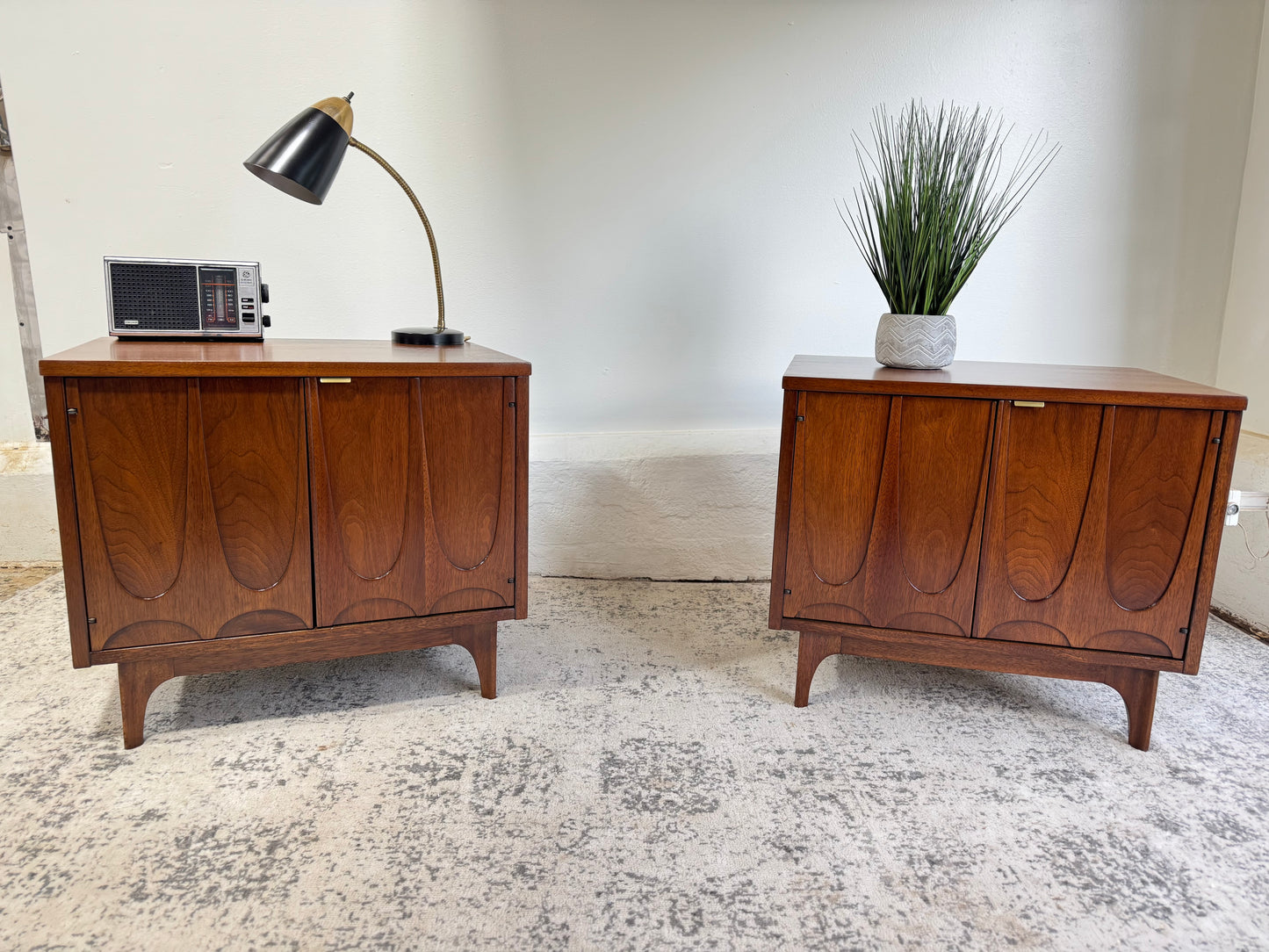 Broyhill Brasília Commode Nightstands