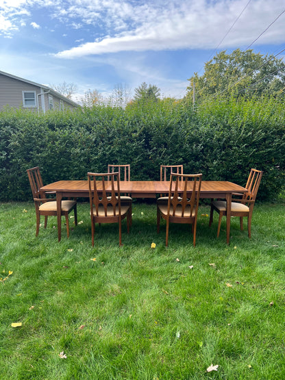 Broyhill Brasilia Dining Table