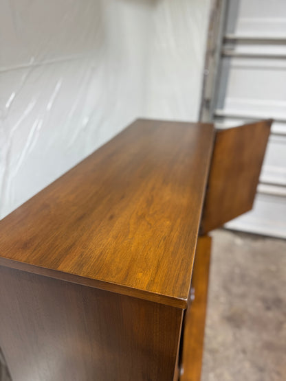 Broyhill Brasília Gentleman’s Chest