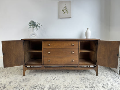 Broyhill Brasília Credenza