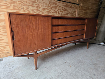 Teak Credenza (Knud Nielsen)