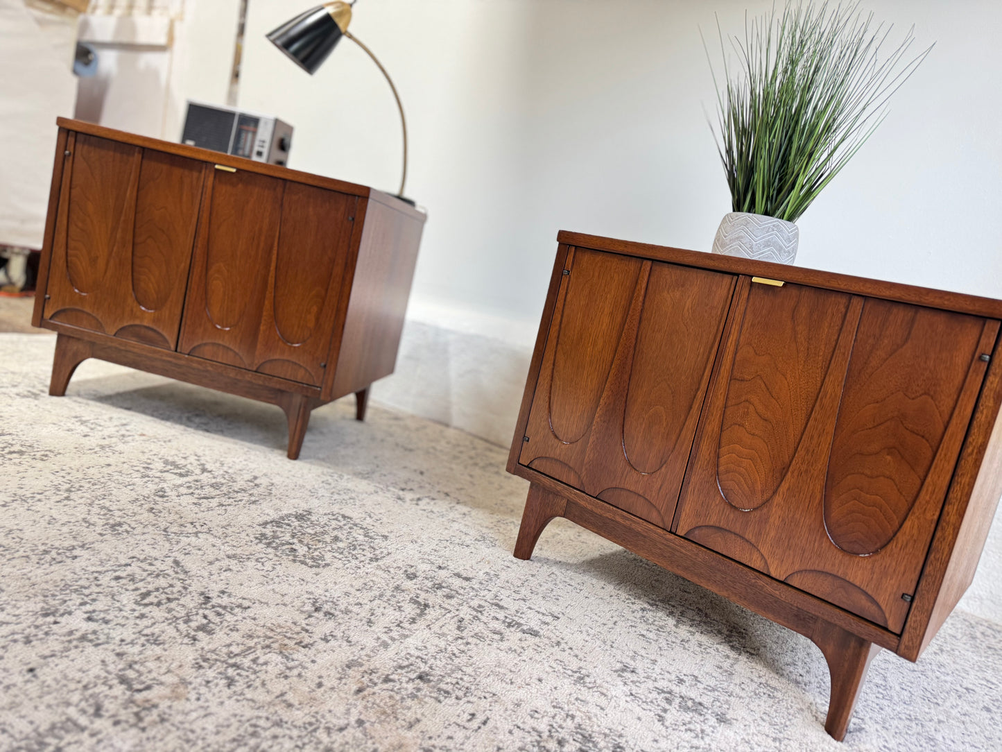 Broyhill Brasília Commode Nightstands