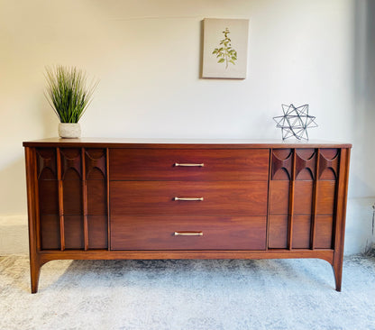 Kent Coffey Perspecta 9 Drawer Dresser