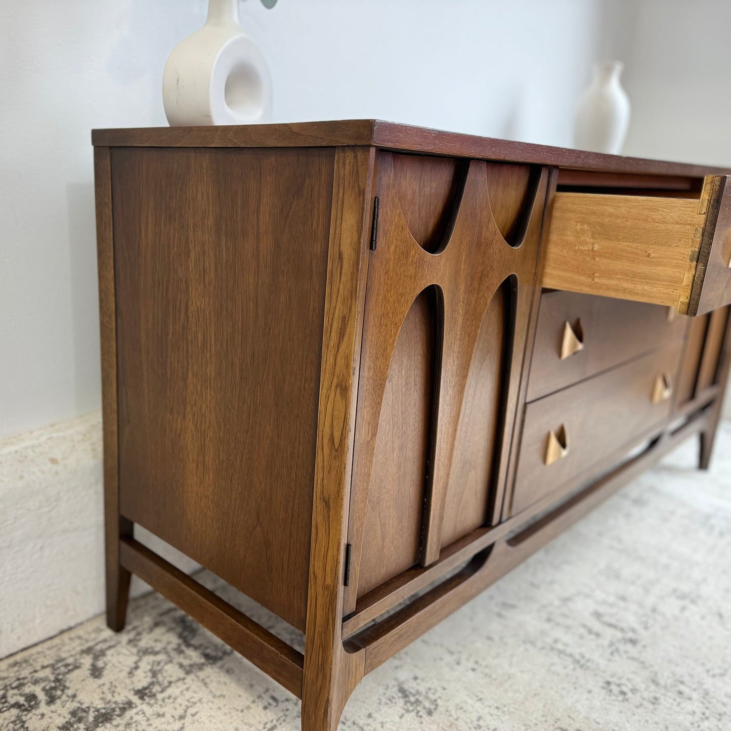 Broyhill Brasília Credenza