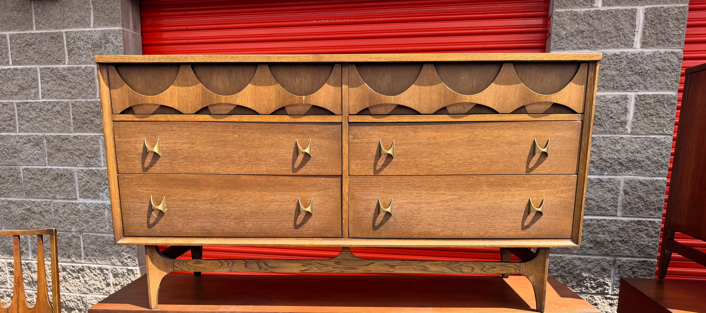 Broyhill Brasilia 6 Drawer Dresser