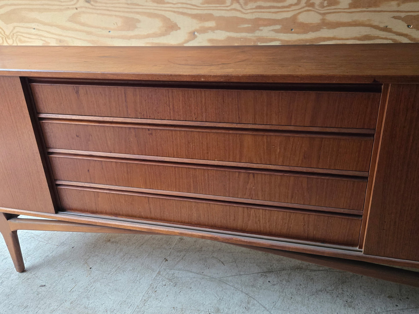 Teak Credenza (Knud Nielsen)