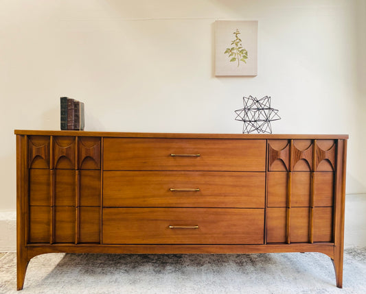 Kent Coffey Perspecta 9 Drawer Dresser