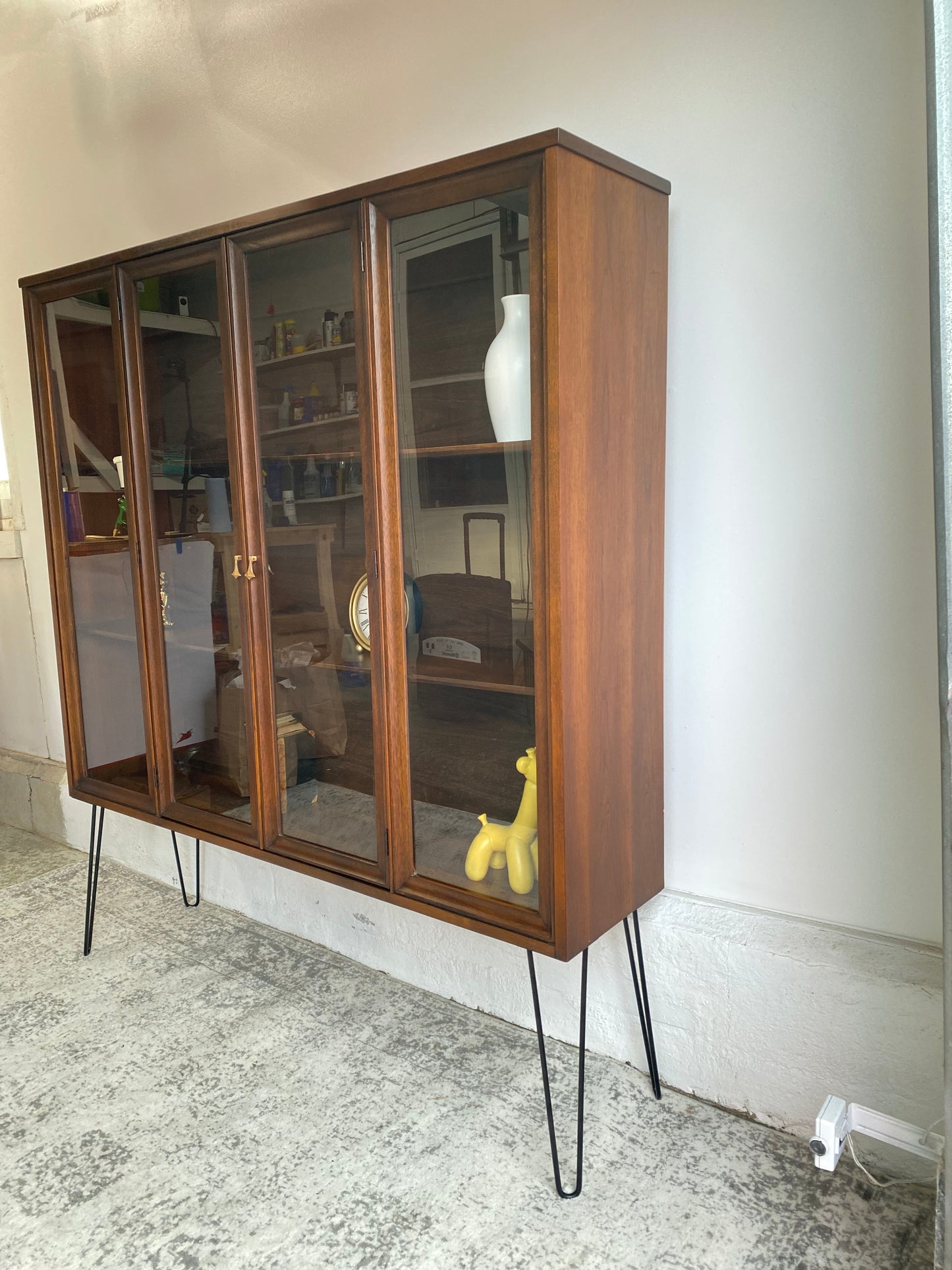 Broyhill Brasília Display Cabinet