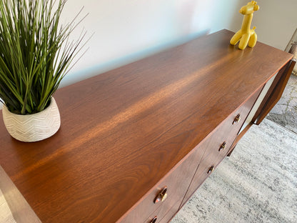 American of Martinsville 6 Drawer Harlequin Dresser