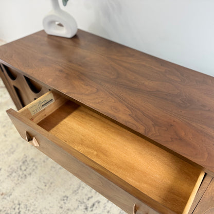 Broyhill Brasília Credenza