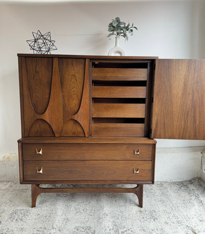 Broyhill Brasília Gentleman’s Chest