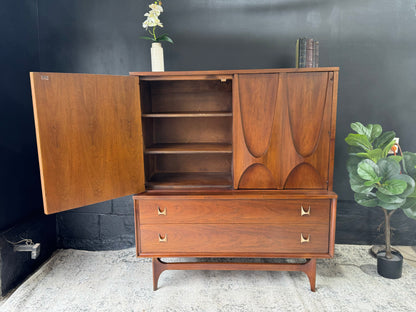 Broyhill Brasília Gentleman’s Chest