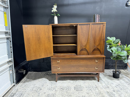 Broyhill Brasília Gentleman’s Chest