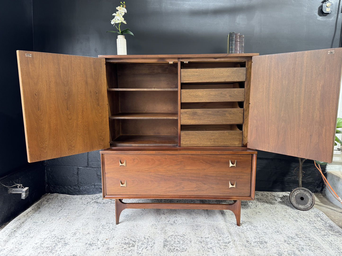 Broyhill Brasília Gentleman’s Chest