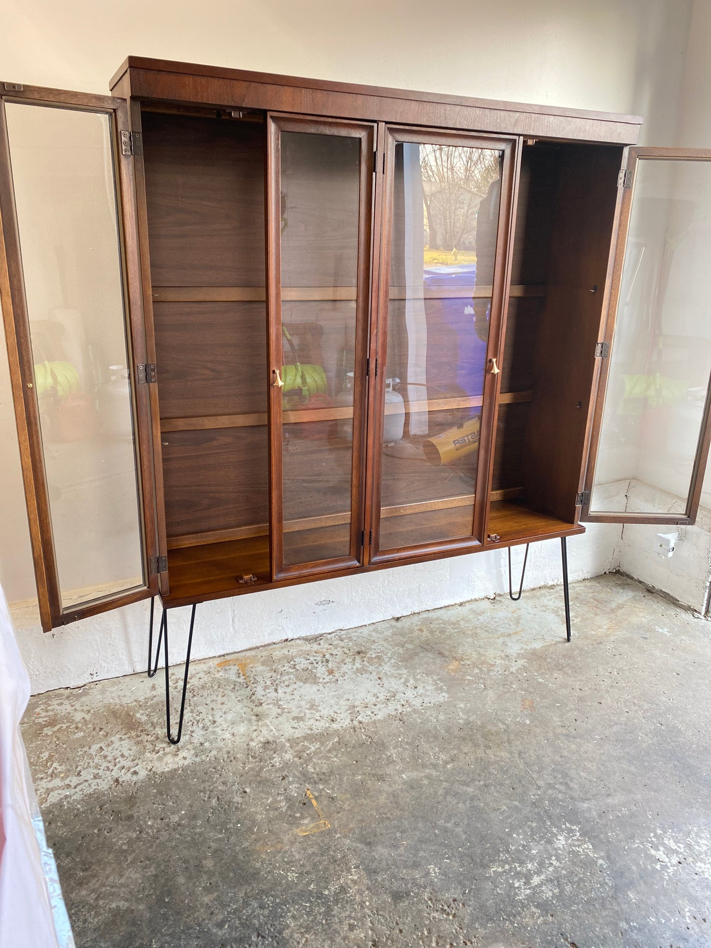 Broyhill Brasília Display Cabinet