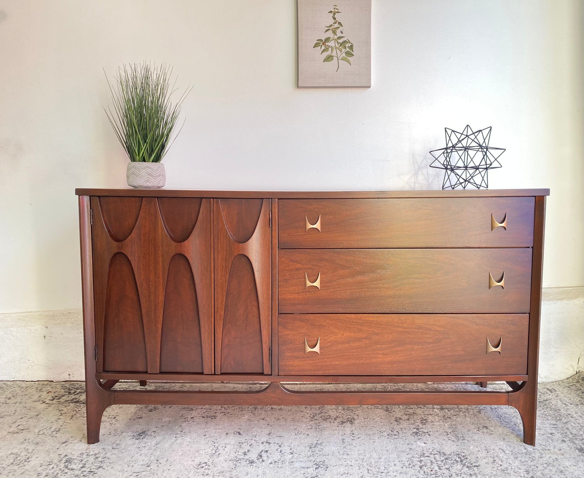Broyhill top brasilia sideboard