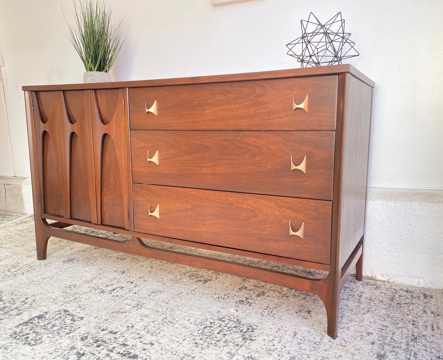 Broyhill Brasília Sideboard